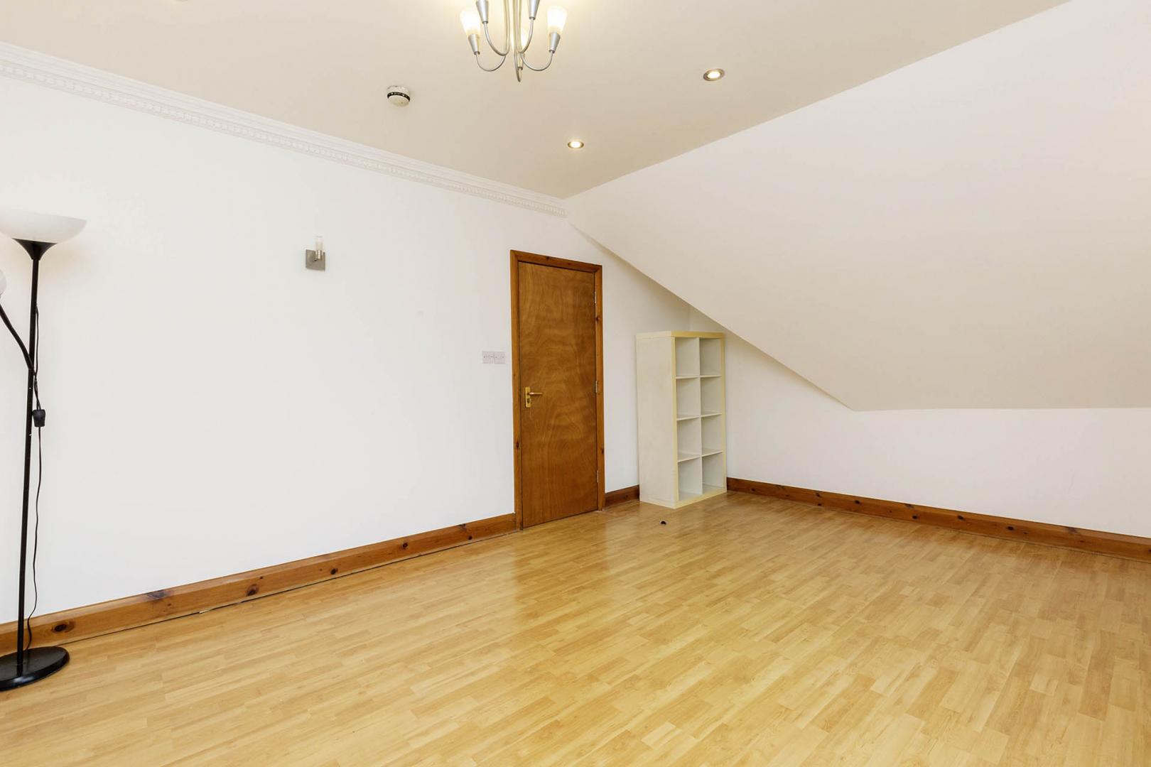 Modern Apartment Heathfield Park, Willesden Green